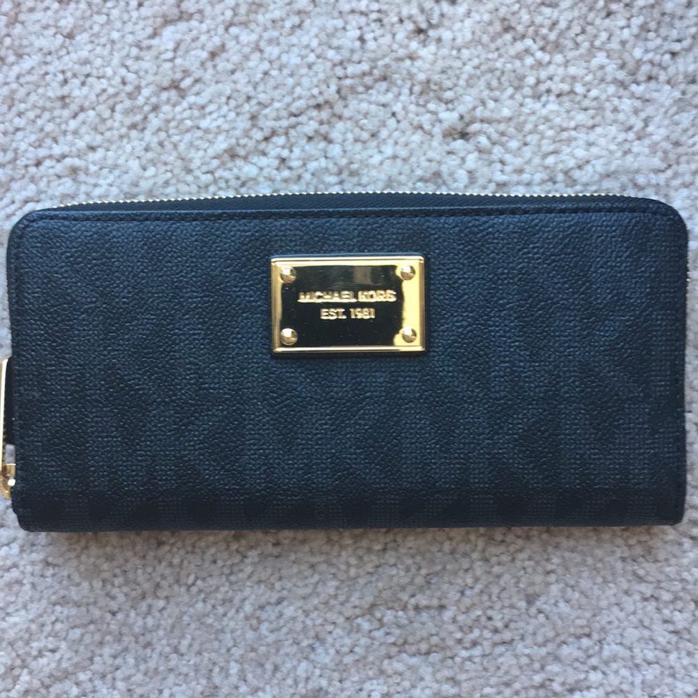Michael Kors Logo Continental Leather Wallet